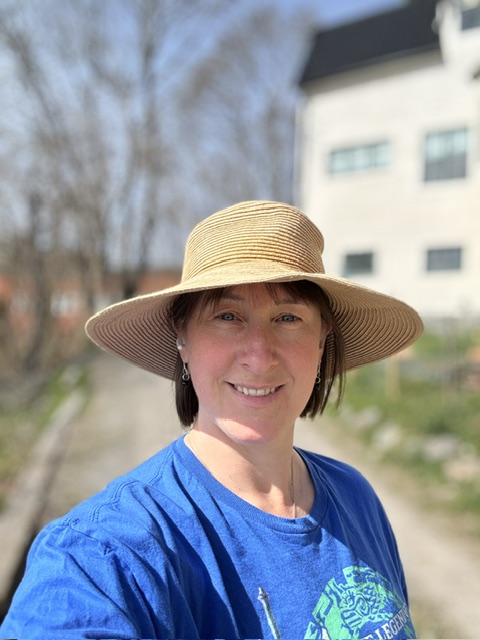 Johanna som driver Träd Gård & Vård